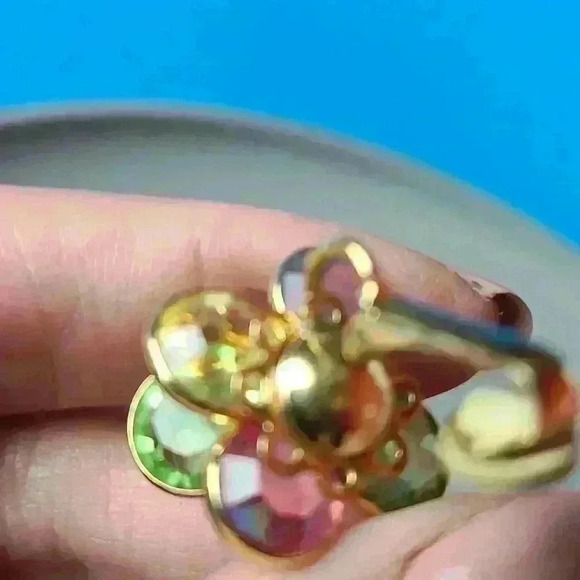 Vintage colorful glass flowers rhinestone gold tone earrings clip-on - Picture 7 of 12